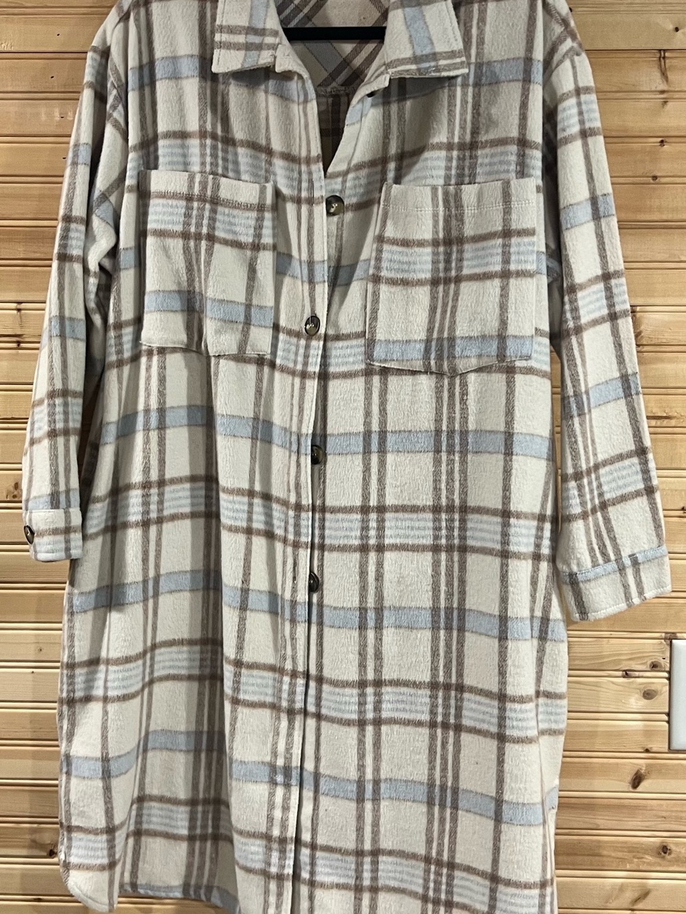 Active User Women’s Cream Plaid Button-Down Shirt Jacket with Light Blue Stripes